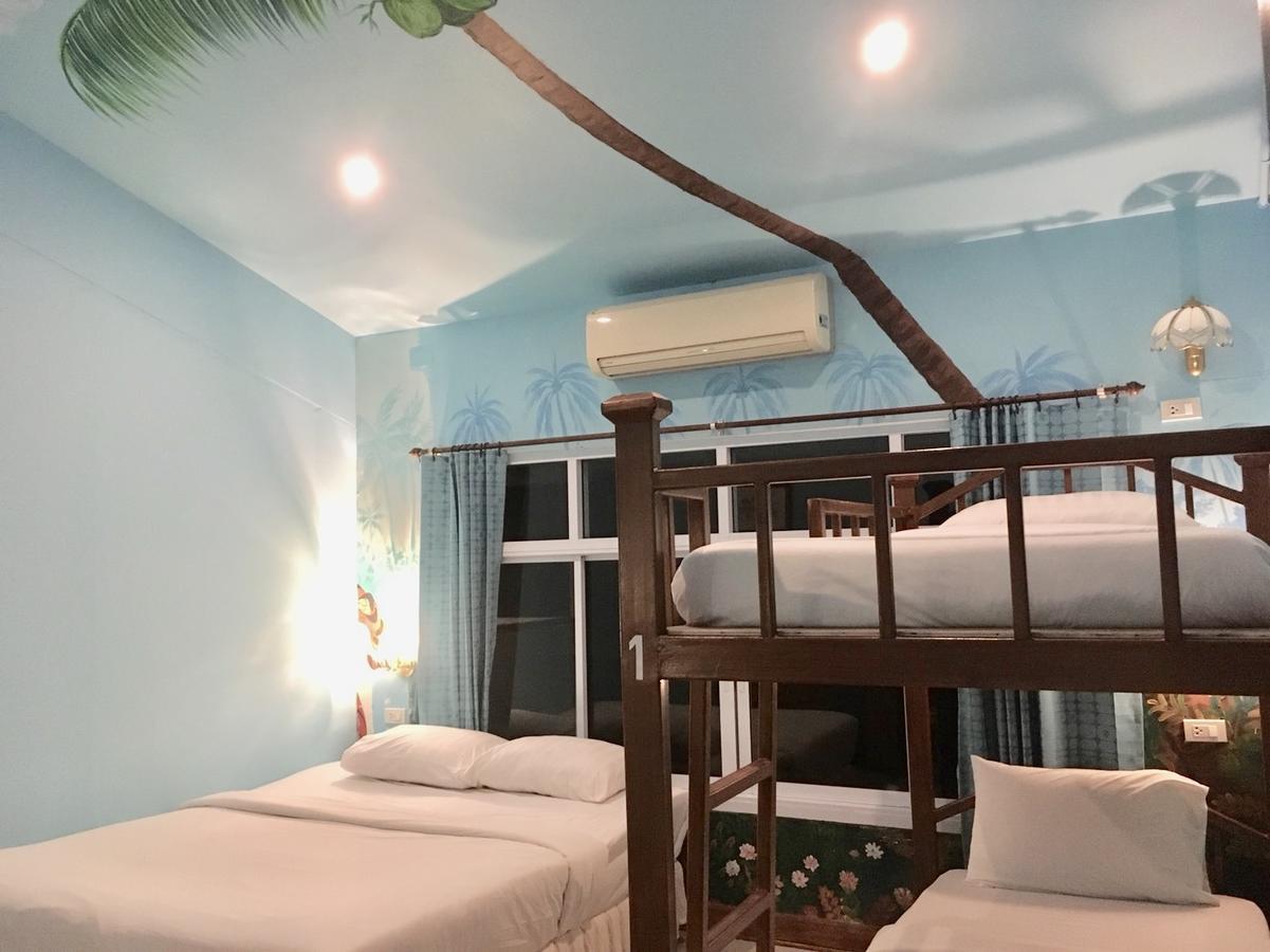 The Corner Transit Hostel Koh Samui Exterior foto